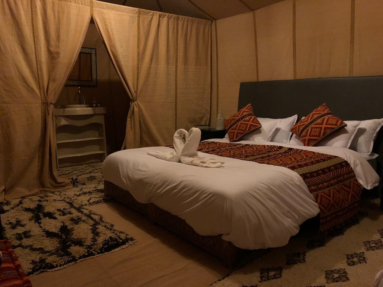 luxury-tent-in-merzouga